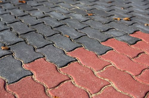 Leier SERPENTINO térkő
